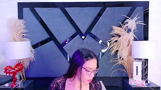 Snapshot of KylieWhite chatting on September 30, 2:33 pm KylieWhite online show from September 30, 2:33 pm