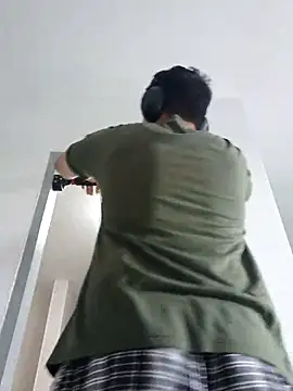 Snapshot of lonelyboyp chatting on February 16, 6:43 am lonelyboyp online show from February 16, 6:43 am