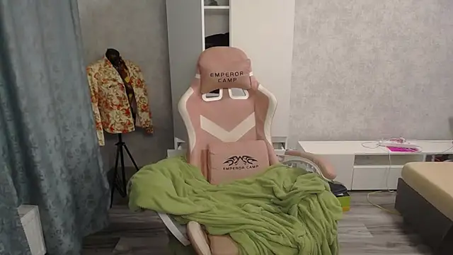 sweetserenity5 online show from February 14, 8:37 pm