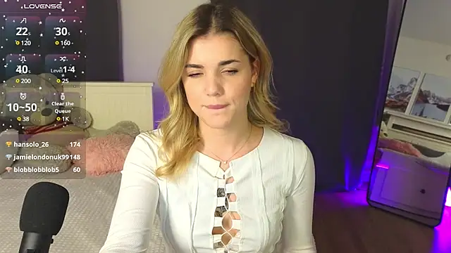 Snapshot of adrianawow1 chatting on March 8, 12:33 am adrianawow1 online show from March 8, 12:33 am
