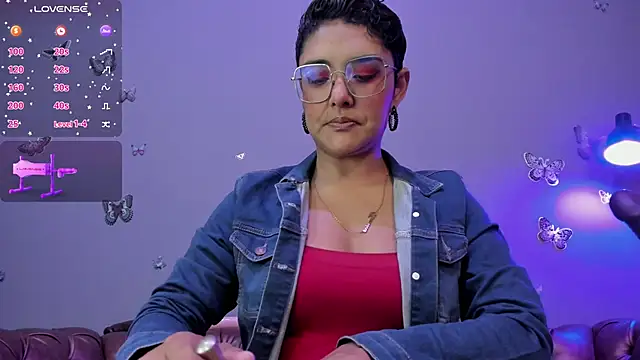 Kaira mosse online show from February 2, 11:30 am