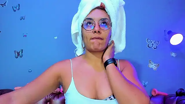 Kaira mosse online show from March 14, 12:21 pm