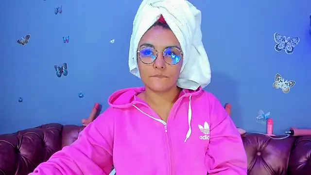 Kaira mosse online show from April 19, 11:53 am