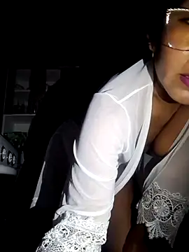 Snapshot of yarely9 chatting on December 2, 5:15 am yarely9 online show from December 2, 5:15 am