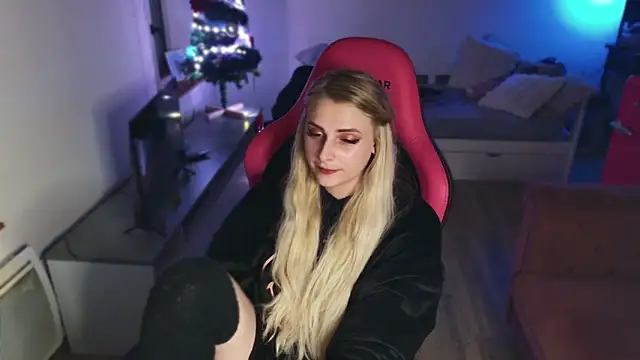 ce leste   online show from December 30, 9:40 pm