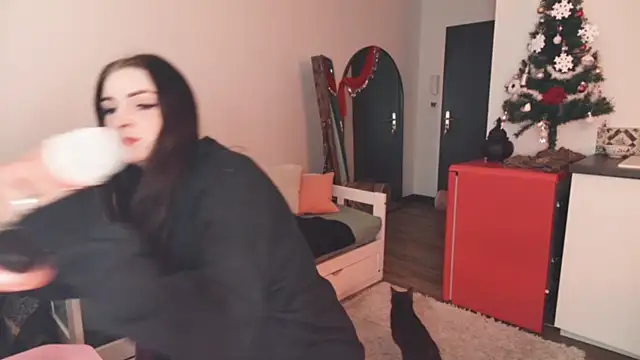 ce leste   online show from December 5, 3:52 pm