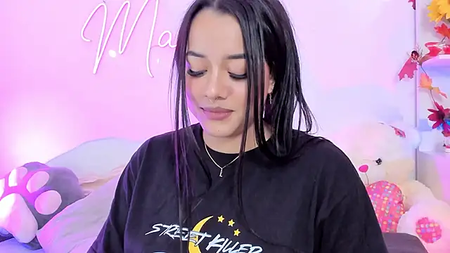 MaddyParisi online show from December 4, 9:18 am