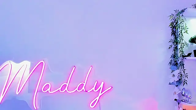 MaddyParisi online show from February 8, 5:08 am