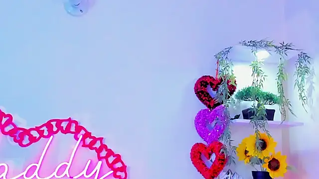 MaddyParisi online show from February 9, 4:14 am