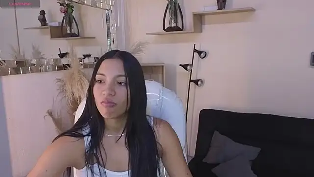 Saray reyes online show from November 10, 7:24 pm