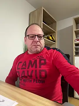 coupleLatinaLovers online show from December 13, 5:38 am