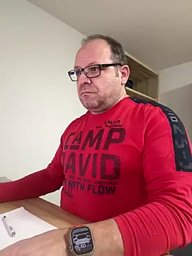 coupleLatinaLovers online show from December 13, 8:41 am