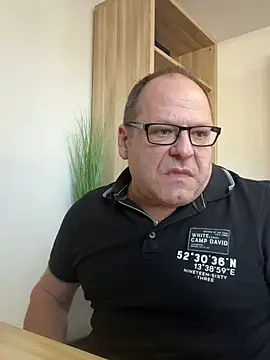 coupleLatinaLovers online show from December 16, 9:14 am