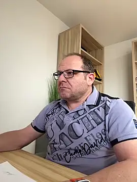 coupleLatinaLovers online show from December 17, 11:39 am