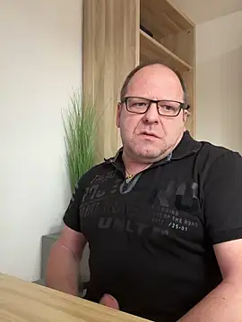 coupleLatinaLovers online show from December 20, 12:38 pm