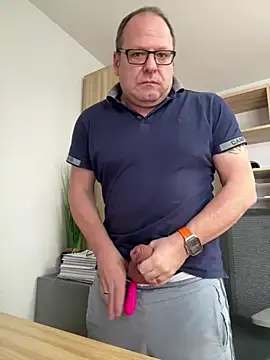 coupleLatinaLovers online show from December 30, 9:48 am