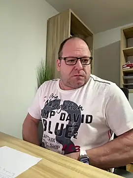 coupleLatinaLovers online show from January 14, 5:30 am