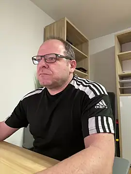 coupleLatinaLovers online show from February 10, 6:09 am