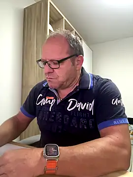 coupleLatinaLovers online show from September 19, 4:47 am