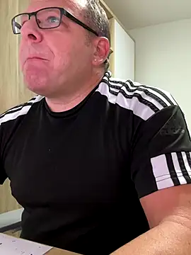 coupleLatinaLovers online show from September 24, 4:38 am