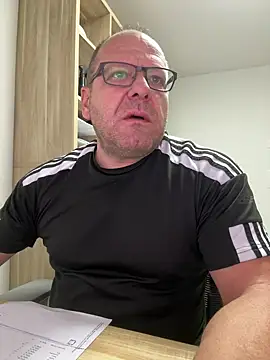 coupleLatinaLovers online show from October 1, 4:51 am