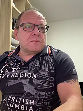 coupleLatinaLovers online show from October 30, 6:04 am