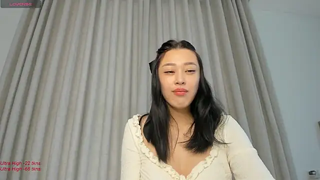 Snapshot of yumisunn chatting on January 14, 3:43 am yumisunn online show from January 14, 3:43 am