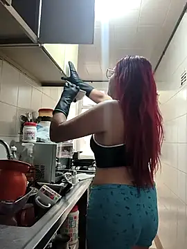 Snapshot of SHARAONELOVE chatting on February 10, 5:39 pm SHARAONELOVE online show from February 10, 5:39 pm