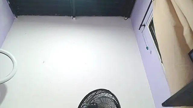 PetiteIvoryQueen19 online show from January 28, 6:27 am