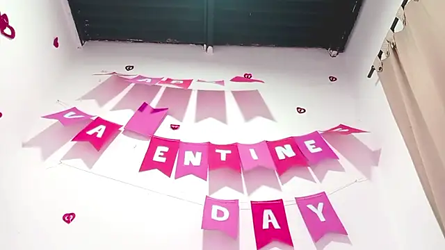 PetiteIvoryQueen19 online show from February 3, 8:24 am