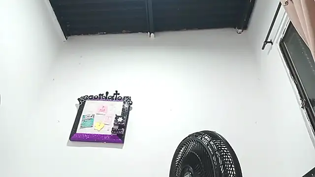 PetiteIvoryQueen19 online show from March 14, 6:53 am