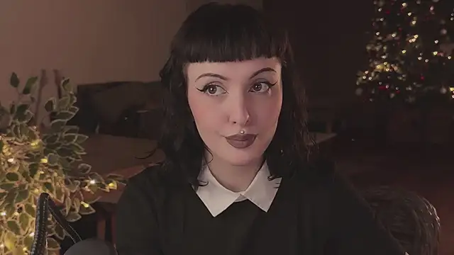 vinylstore online show from December 18, 5:00 pm