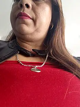 Laura-Hernandez online show from April 24, 2:30 pm