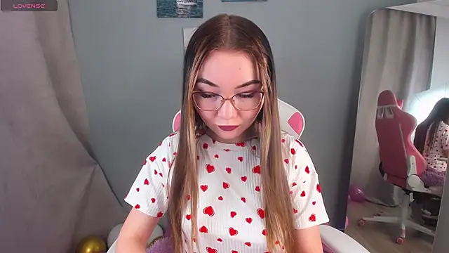 Snapshot of Melissa_Nets chatting on February 17, 6:48 pm Melissa Nets online show from February 17, 6:48 pm