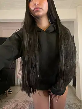 Snapshot of aly_golden_ chatting on March 20, 6:41 am aly golden online show from March 20, 6:41 am