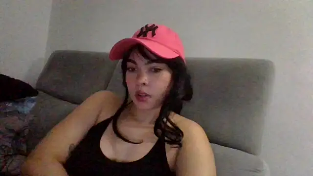 Snapshot of Kiri_Cutee chatting on December 10, 5:07 am Kiri Cutee online show from December 10, 5:07 am