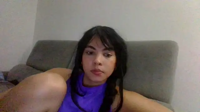 Snapshot of Kiri_Cutee chatting on December 13, 7:36 am Kiri Cutee online show from December 13, 7:36 am