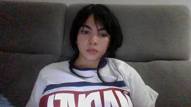 Snapshot of Kiri_Cutee chatting on December 19, 8:34 am Kiri Cutee online show from December 19, 8:34 am