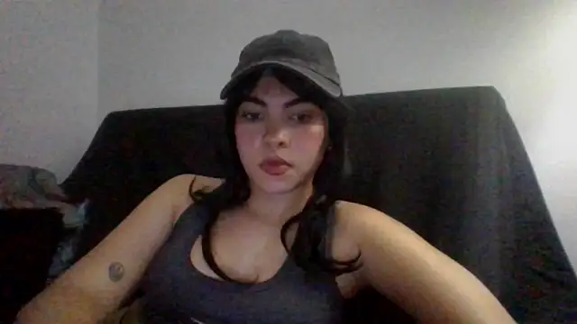 Snapshot of Kiri_Cutee chatting on January 5, 5:20 am Kiri Cutee online show from January 5, 5:20 am