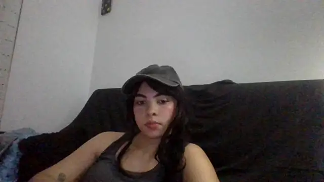 Snapshot of Kiri_Cutee chatting on January 5, 8:22 am Kiri Cutee online show from January 5, 8:22 am