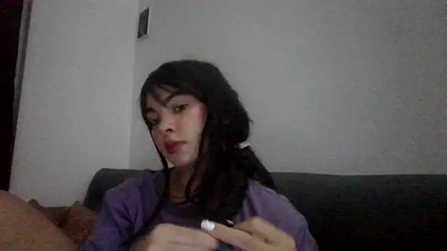 Snapshot of Kiri_Cutee chatting on January 16, 5:21 am Kiri Cutee online show from January 16, 5:21 am