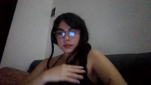 Snapshot of Kiri_Cutee chatting on January 28, 5:00 am Kiri Cutee online show from January 28, 5:00 am