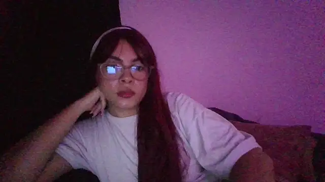 Snapshot of Kiri_Cutee chatting on February 8, 5:29 am Kiri Cutee online show from February 8, 5:29 am