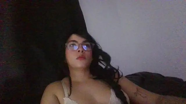 Snapshot of Kiri_Cutee chatting on February 11, 4:55 am Kiri Cutee online show from February 11, 4:55 am