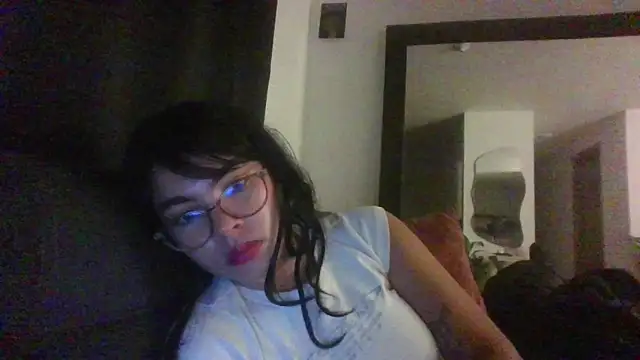 Snapshot of Kiri_Cutee chatting on February 17, 4:53 am Kiri Cutee online show from February 17, 4:53 am