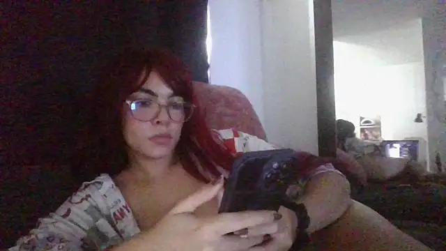 Snapshot of Kiri_Cutee chatting on March 4, 4:52 pm Kiri Cutee online show from March 4, 4:52 pm
