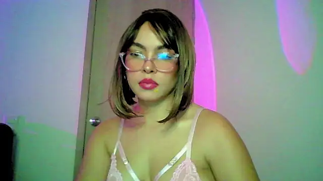 Snapshot of Kiri_Cutee chatting on September 25, 4:27 am Kiri Cutee online show from September 25, 4:27 am