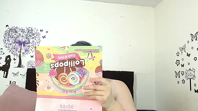 Snapshot of jeff_and_jade chatting on October 21, 11:22 am jeff and jade online show from October 21, 11:22 am