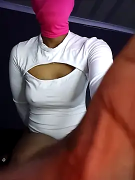 Snapshot of lisa_larry88 chatting on October 30, 2:35 am lisa larry88 online show from October 30, 2:35 am