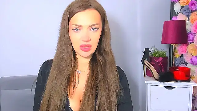 Snapshot of OliviaFantasy chatting on November 3, 7:20 am OliviaFantasy online show from November 3, 7:20 am